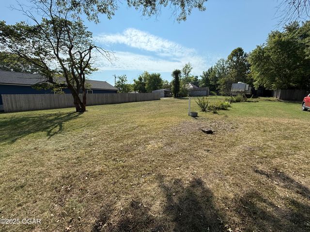 105 N Morgan Street, Diamond, MO 64840