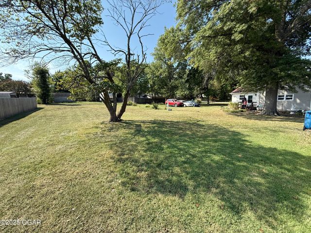 105 N Morgan Street, Diamond, MO 64840