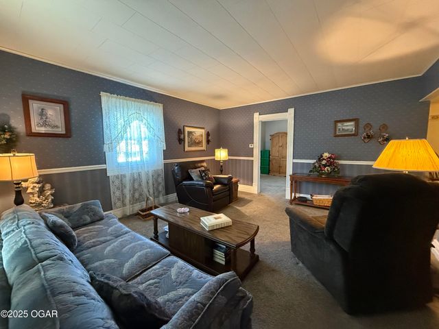 105 N Morgan Street, Diamond, MO 64840