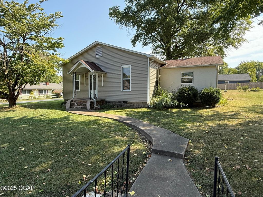 105 N Morgan Street, Diamond, MO 64840