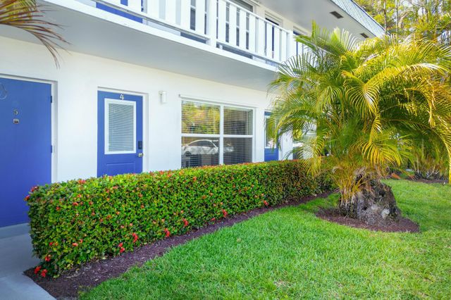 2929 SE Ocean Boulevard E4, Stuart, FL 34996