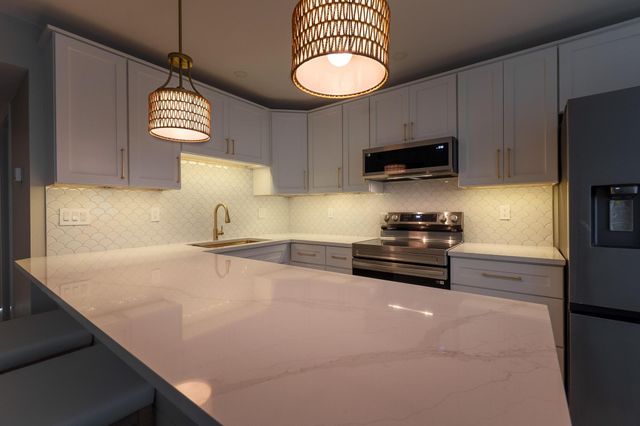 2929 SE Ocean Boulevard E4, Stuart, FL 34996