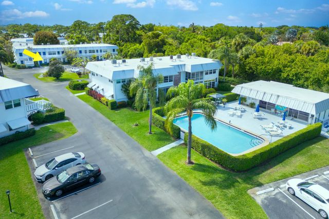 2929 SE Ocean Boulevard E4, Stuart, FL 34996