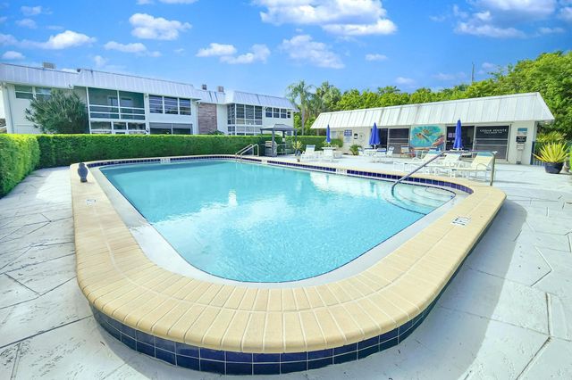 2929 SE Ocean Boulevard E4, Stuart, FL 34996