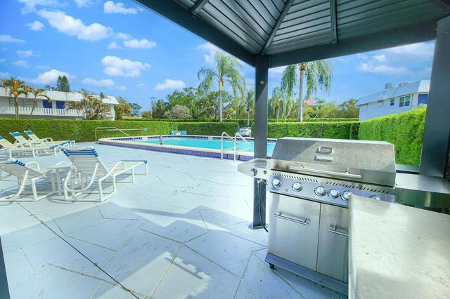 2929 SE Ocean Boulevard E4, Stuart, FL 34996