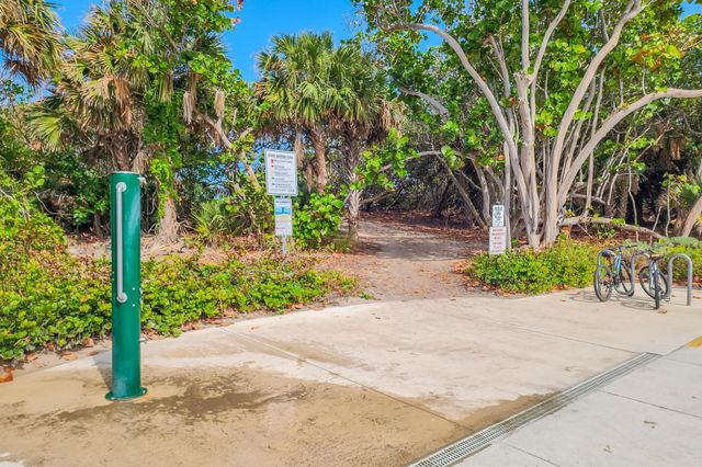 2929 SE Ocean Boulevard E4, Stuart, FL 34996