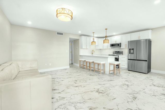 2929 SE Ocean Boulevard E4, Stuart, FL 34996