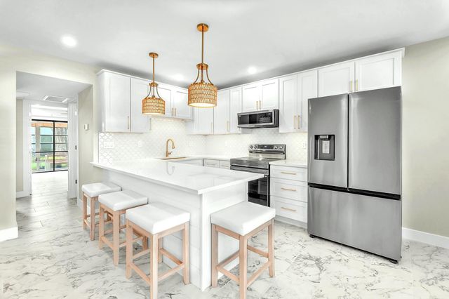 2929 SE Ocean Boulevard E4, Stuart, FL 34996