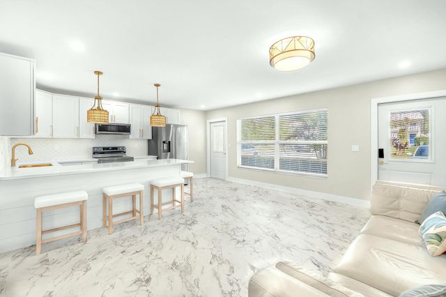 2929 SE Ocean Boulevard E4, Stuart, FL 34996