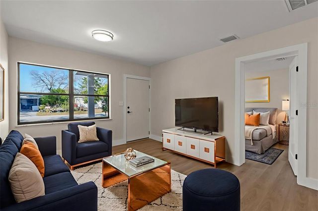 5418 6TH AVENUE N, St Petersburg, FL 33710