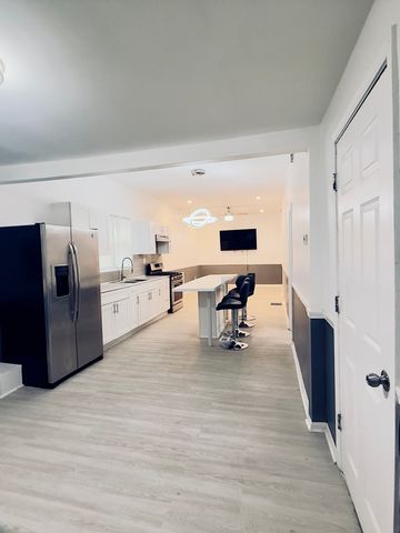 11725 S Morgan Street, Chicago, IL 60643