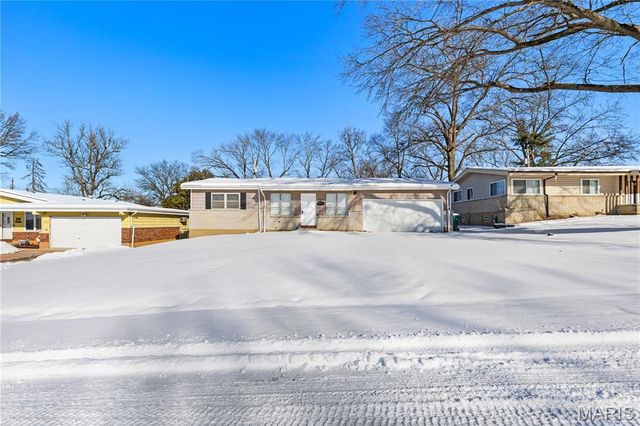 2267 Heritage Drive, St Louis, MO 63136