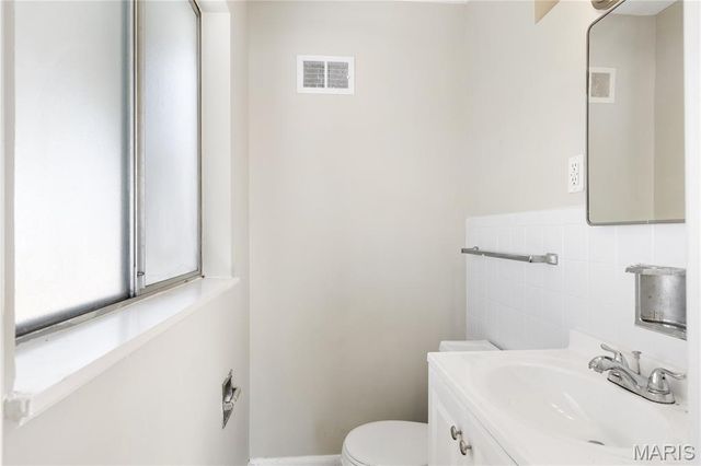 2267 Heritage Drive, St Louis, MO 63136