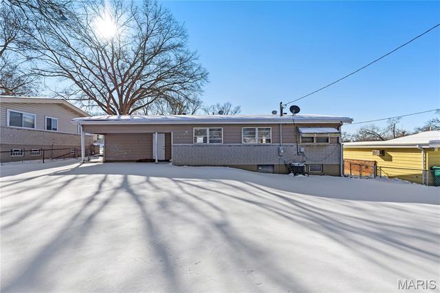 2267 Heritage Drive, St Louis, MO 63136