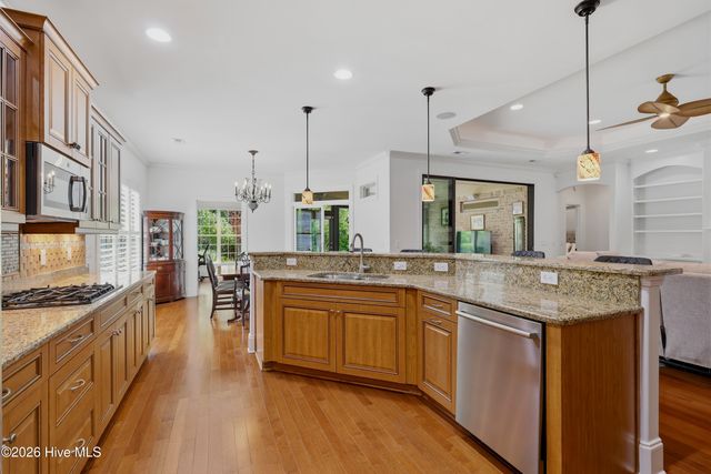 2279 Oak Pine Court NE, Leland, NC 28451
