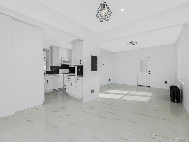 146-84 182nd Street, Springfield Gardens, NY 11413