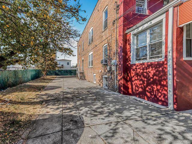 146-84 182nd Street, Springfield Gardens, NY 11413