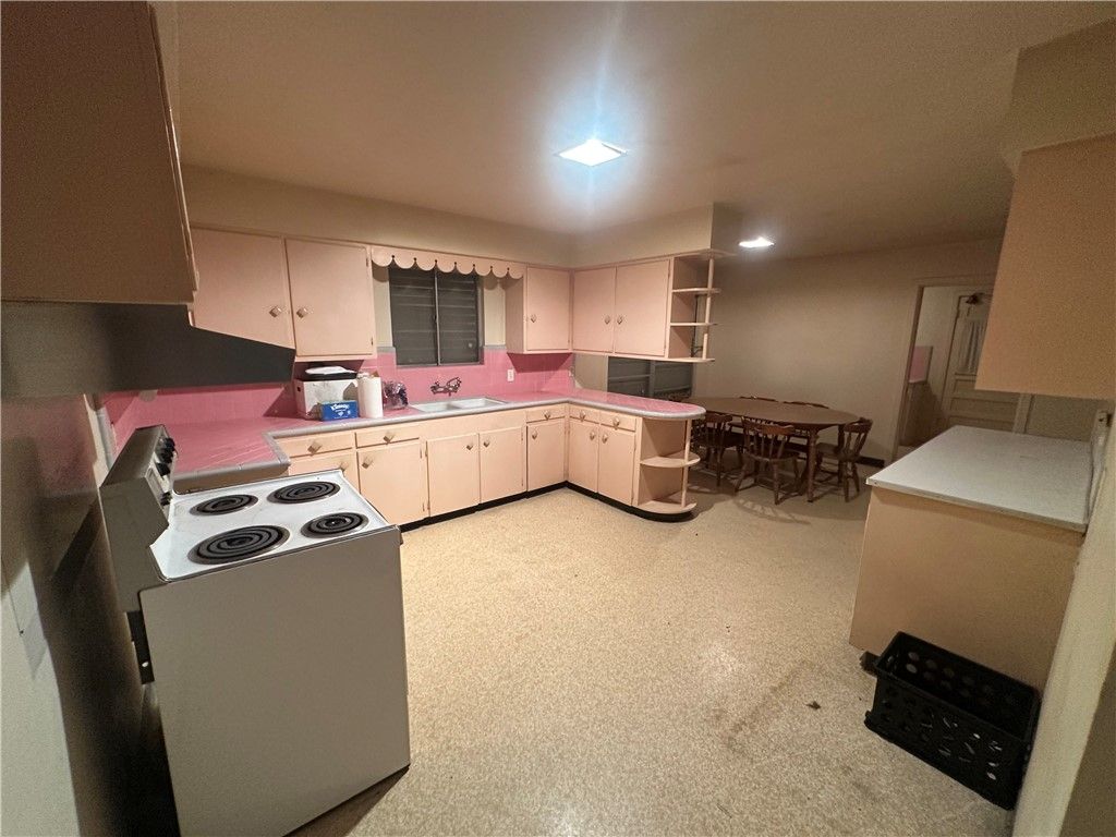 901 E Fulton St, Sinton, TX 78387 — photo 5
