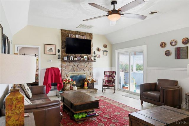 1618 Quaker Church Road, Bedford, VA 24523