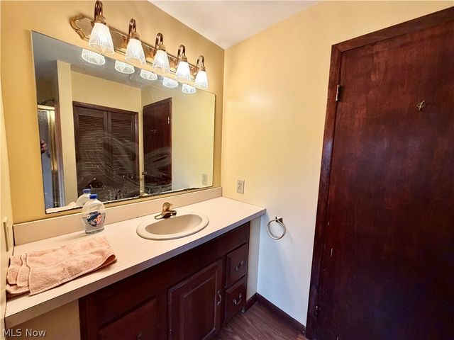 6739 Wilson Sharpsville Road, Fowler, OH 44418