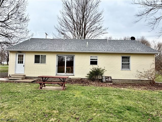 6739 Wilson Sharpsville Road, Fowler, OH 44418