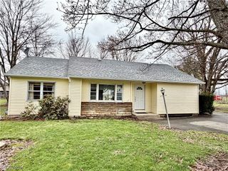 6739 Wilson Sharpsville Road, Fowler, OH 44418