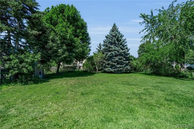 16 Meadow Lane, Tonawanda, NY 14223
