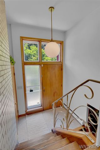 16 Meadow Lane, Tonawanda, NY 14223