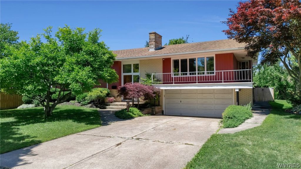 16 Meadow Lane, Tonawanda, NY 14223
