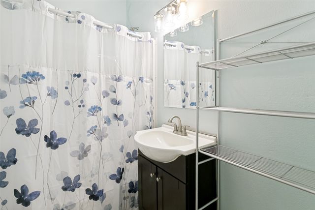 3332 Avenue I, Fort Worth, TX 76105
