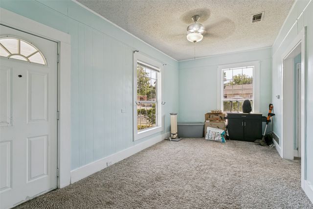 3332 Avenue I, Fort Worth, TX 76105