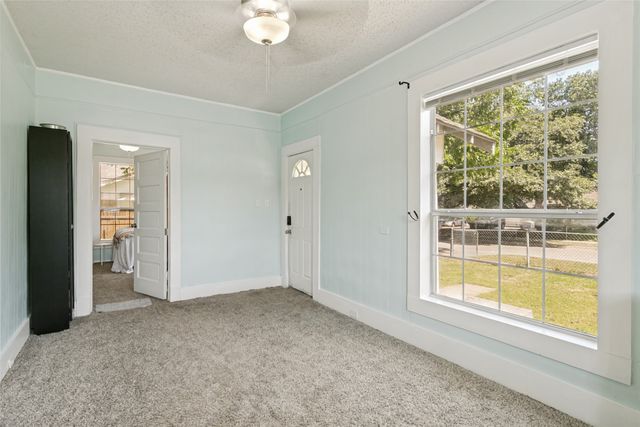 3332 Avenue I, Fort Worth, TX 76105