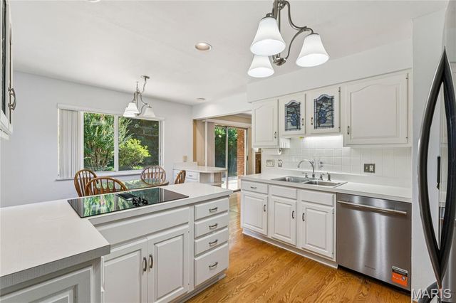 44 Forestvale Drive, Chesterfield, MO 63017