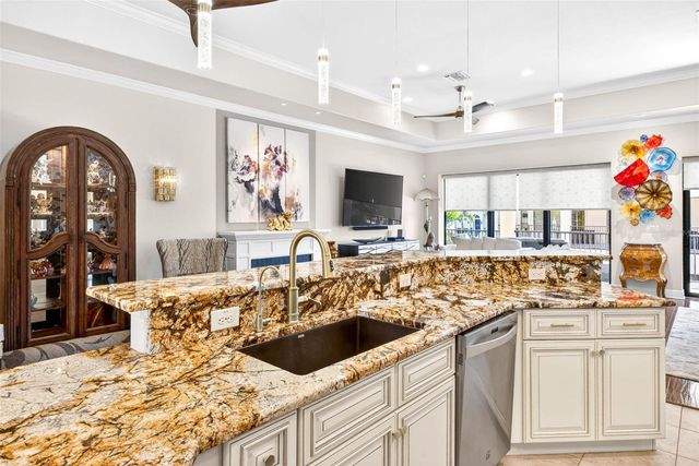 105 WIMBLEDON COURT, Redington Shores, FL 33708