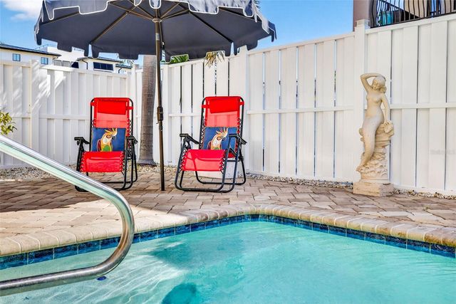 105 WIMBLEDON COURT, Redington Shores, FL 33708