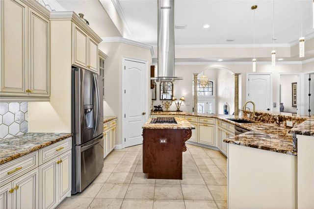 105 WIMBLEDON COURT, Redington Shores, FL 33708