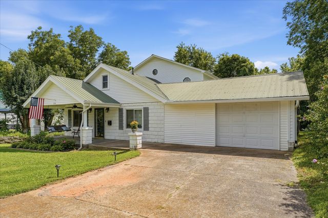 214 Cullum Ave, Dickson, TN 37055