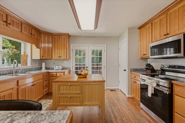 214 Cullum Ave, Dickson, TN 37055