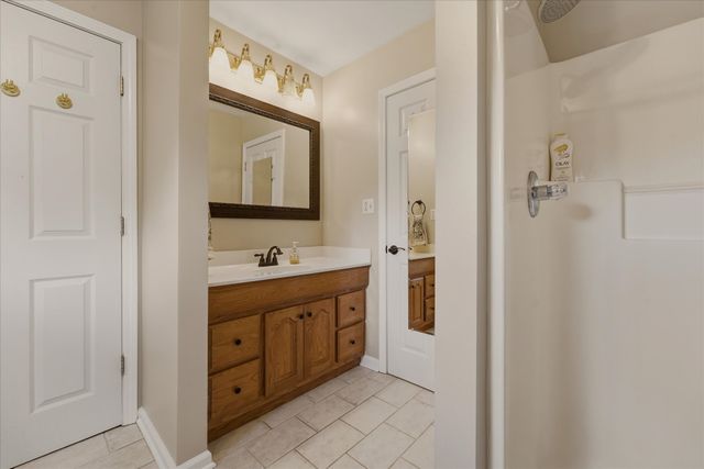 214 Cullum Ave, Dickson, TN 37055