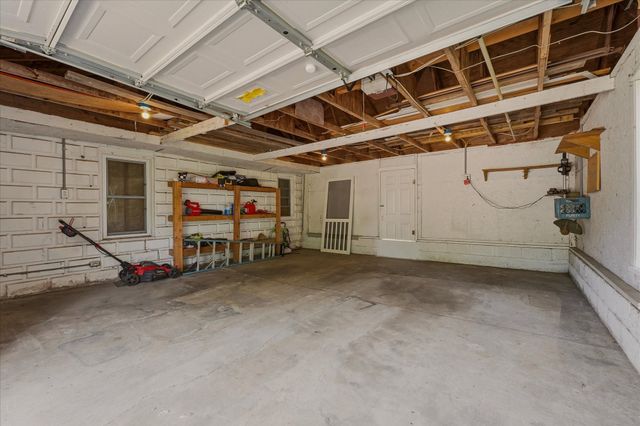 214 Cullum Ave, Dickson, TN 37055
