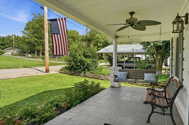 214 Cullum Ave, Dickson, TN 37055