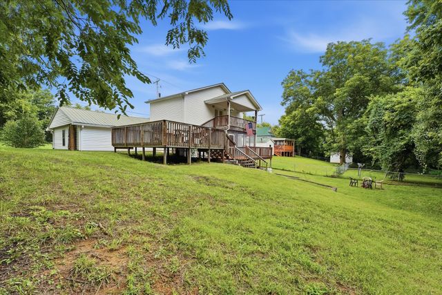 214 Cullum Ave, Dickson, TN 37055