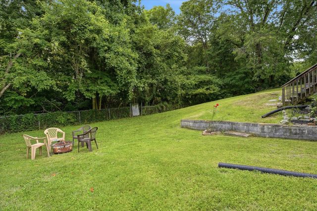 214 Cullum Ave, Dickson, TN 37055