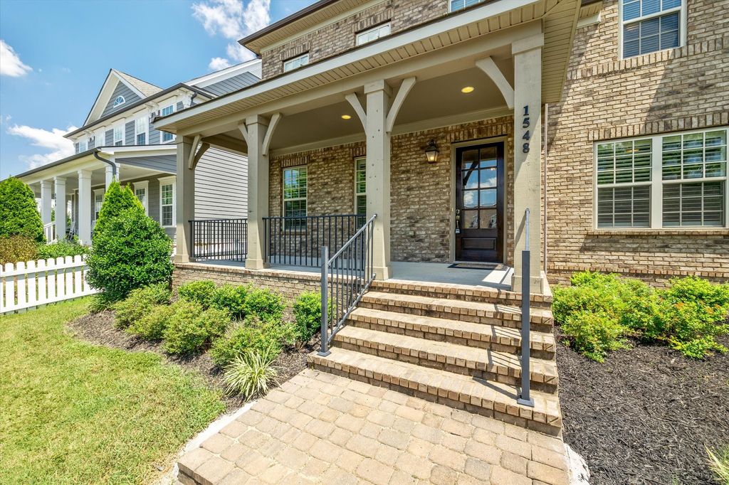 1548 Drakes Creek Rd, Hendersonville, TN 37075