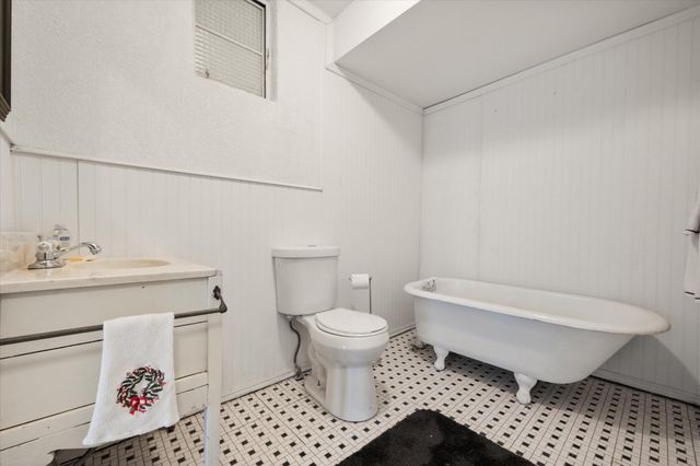 2001 N Main Street, Tahoka, TX 79373