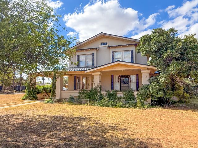 2001 N Main Street, Tahoka, TX 79373