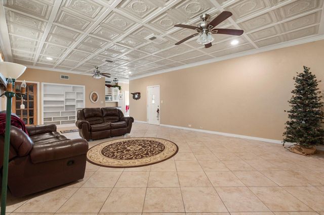 2001 N Main Street, Tahoka, TX 79373