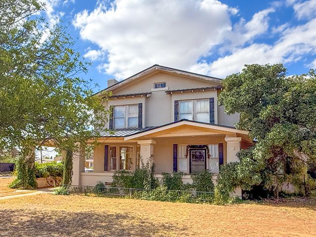 2001 N Main Street, Tahoka, TX 79373
