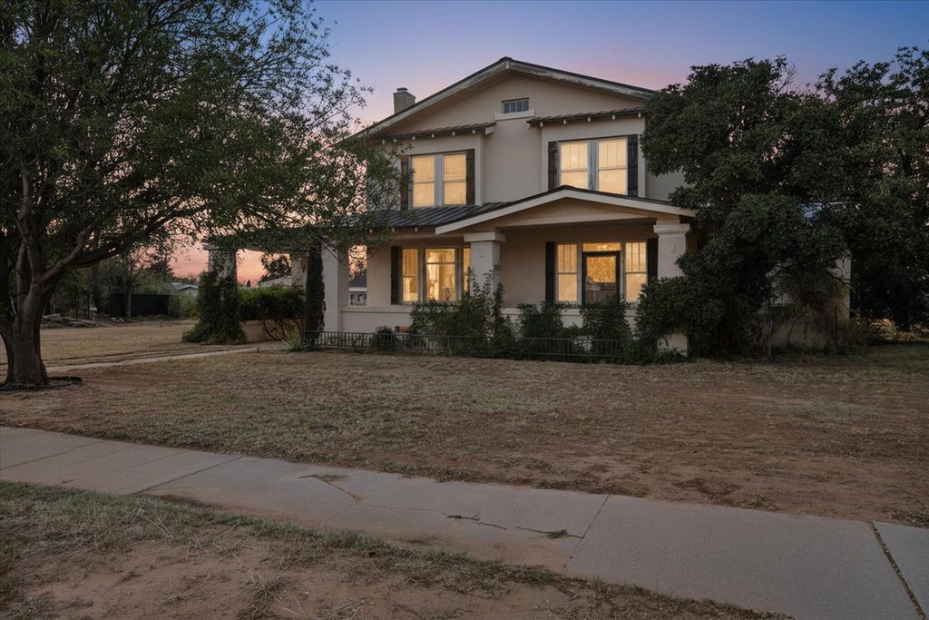 2001 N Main Street, Tahoka, TX 79373