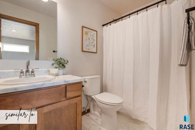 5700 E Marley Pl Place, Sioux Falls, SD 57108